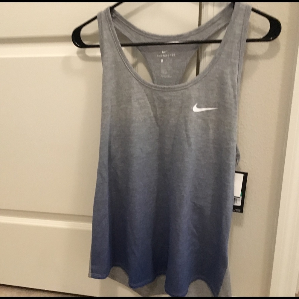 Women Nike athletic tee